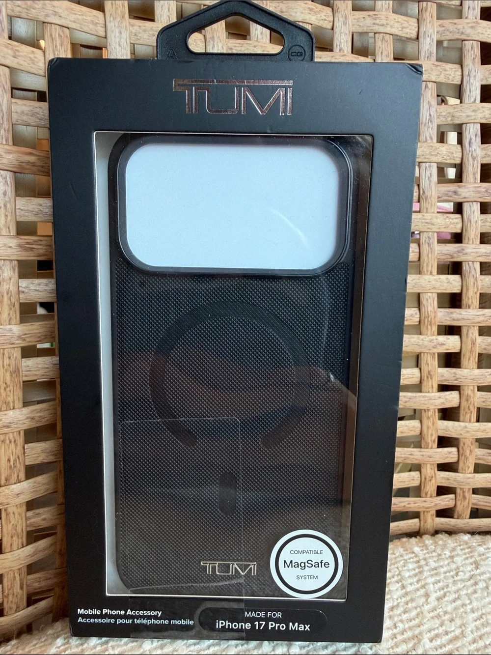Tumi sleek phone